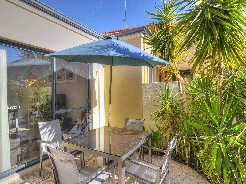 4/9 Hackett Street, Mandurah WA 6210