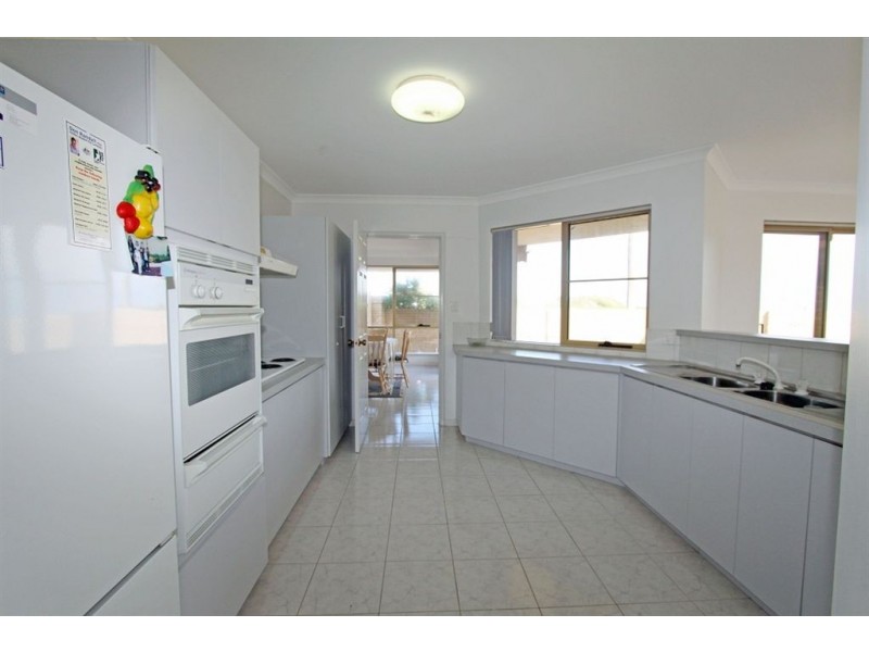 50A Halls Head Parade, Halls Head WA 6210