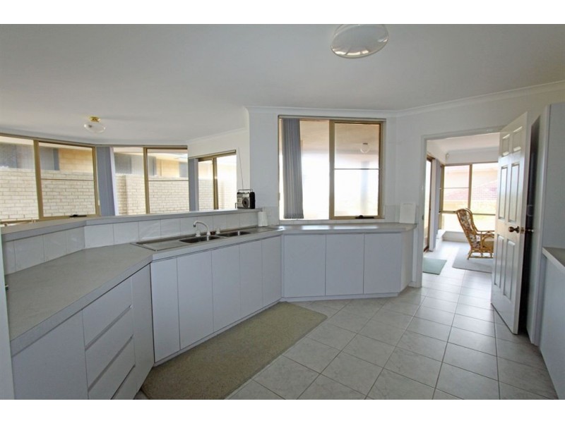 50B Halls Head Parade, Halls Head WA 6210