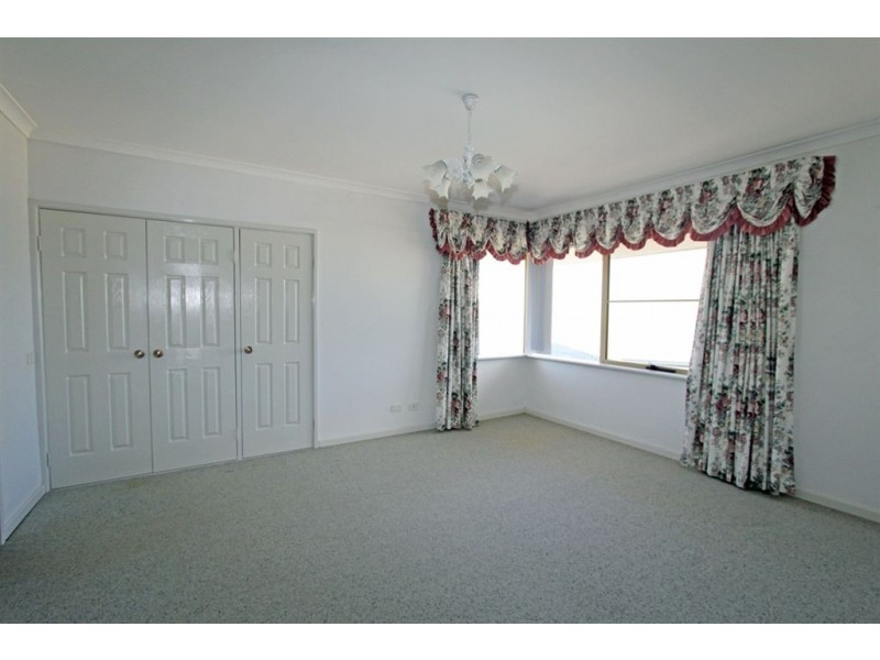 50B Halls Head Parade, Halls Head WA 6210