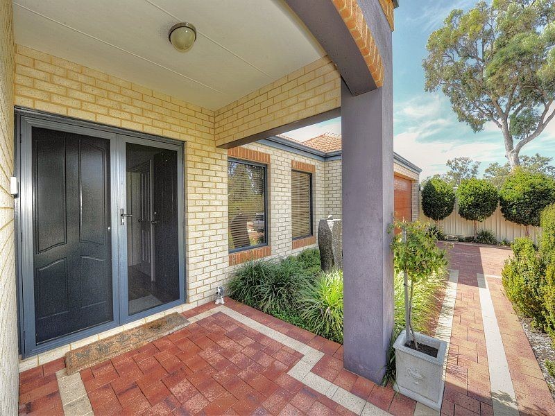 13 Ballard Meander, Lakelands WA 6180