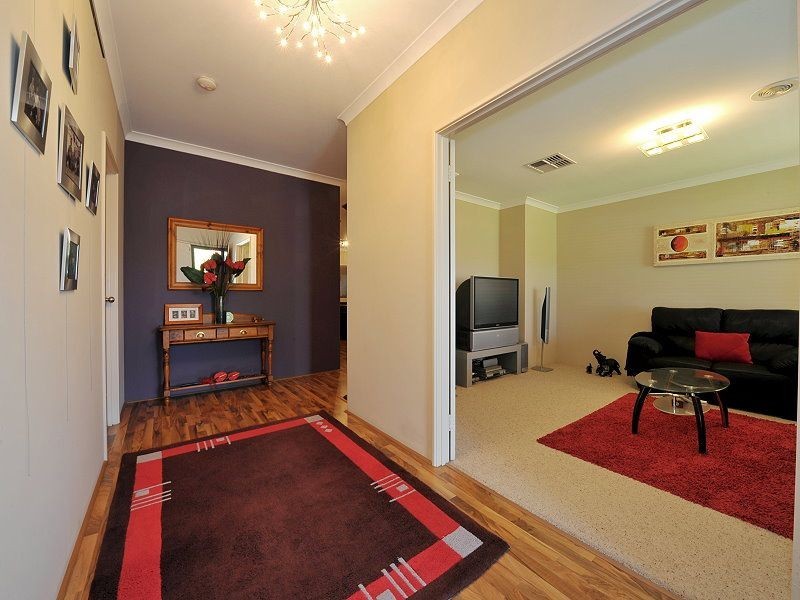 13 Ballard Meander, Lakelands WA 6180