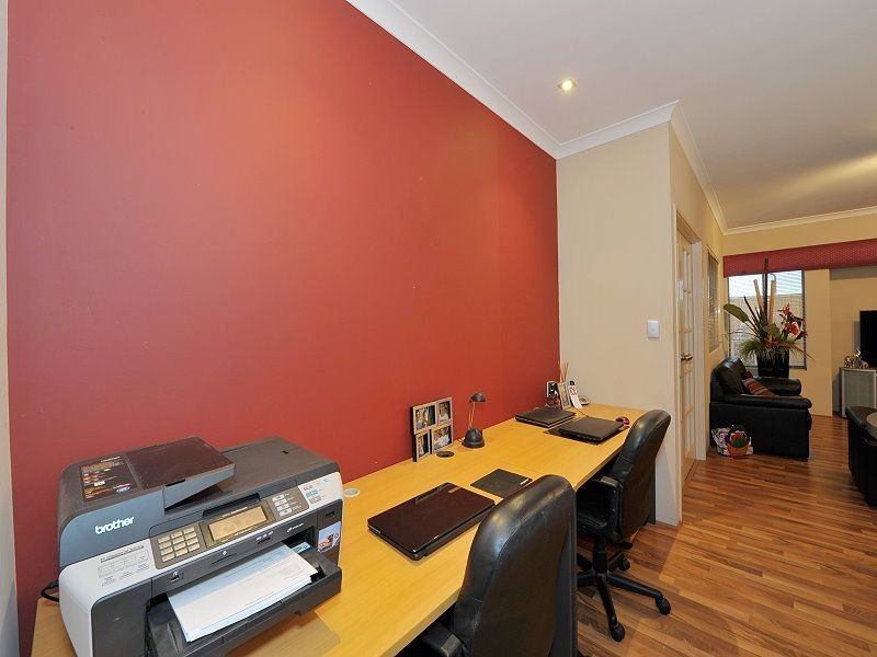 13 Ballard Meander, Lakelands WA 6180