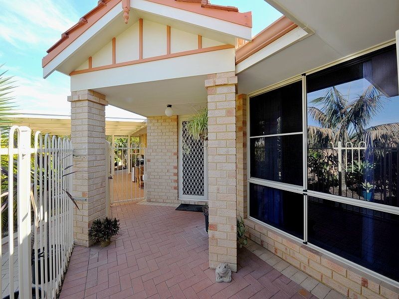 1 Sunningdale Chase, Meadow Springs WA 6210