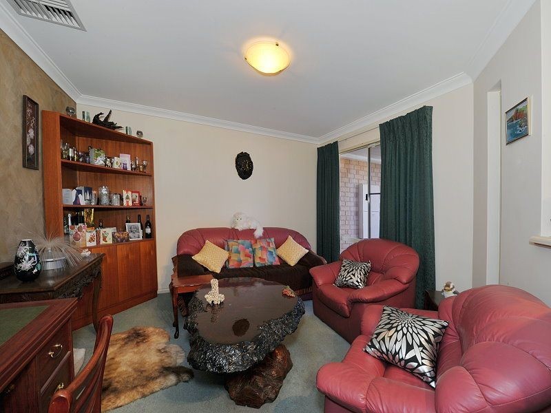 1 Sunningdale Chase, Meadow Springs WA 6210