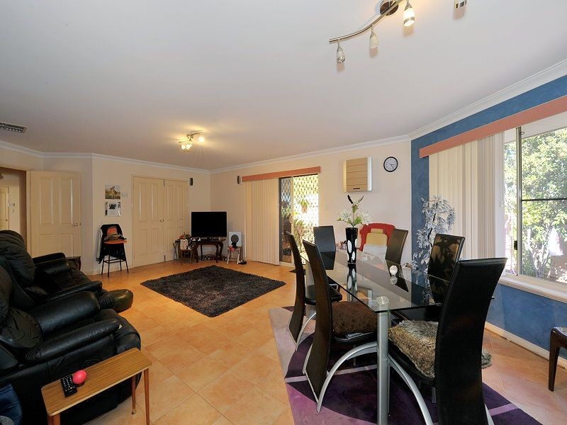 1 Sunningdale Chase, Meadow Springs WA 6210