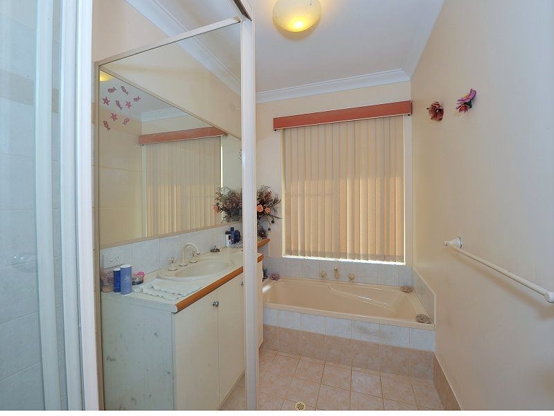 1 Sunningdale Chase, Meadow Springs WA 6210