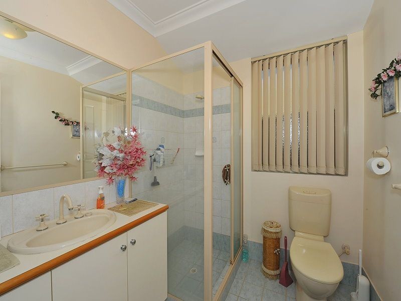 1 Sunningdale Chase, Meadow Springs WA 6210