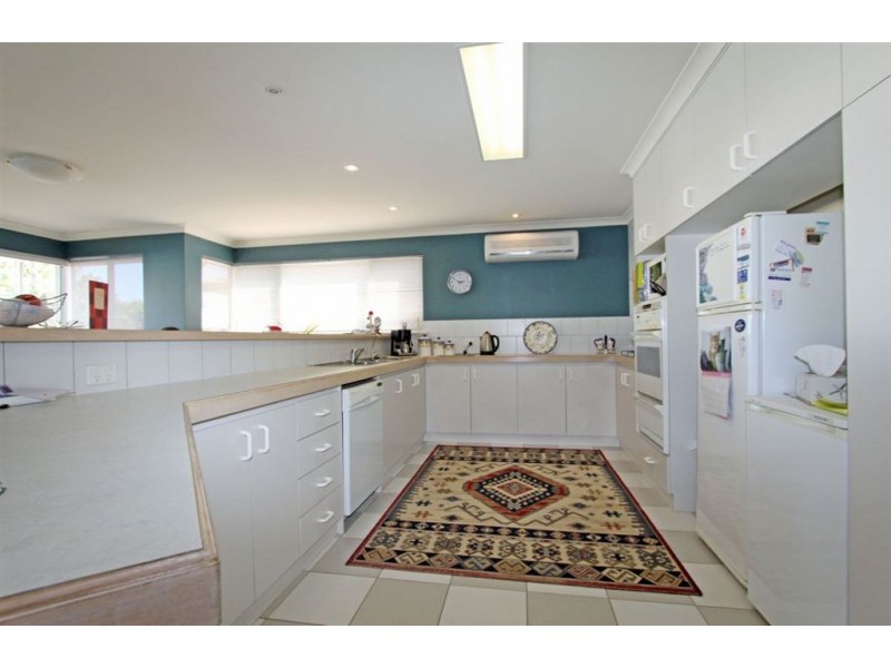 32 Cambria Island Retreat, Halls Head WA 6210