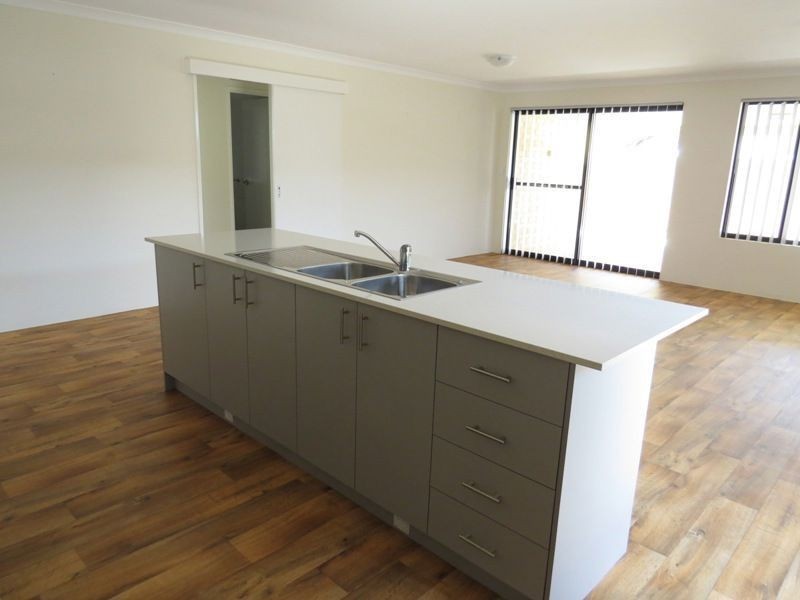 4 Illyarrie Avenue, Falcon WA 6210