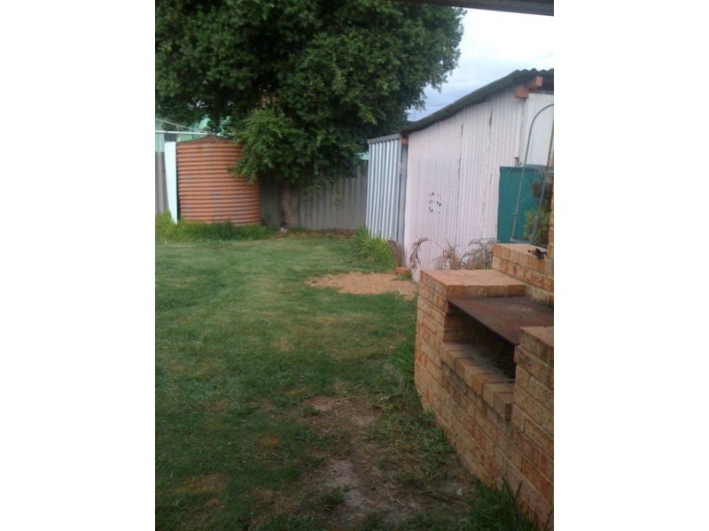 25 Wanjeep Street, Coodanup WA 6210