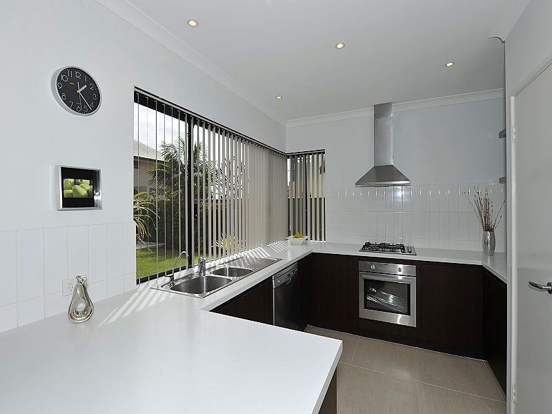 2B Sussex Place, Halls Head WA 6210