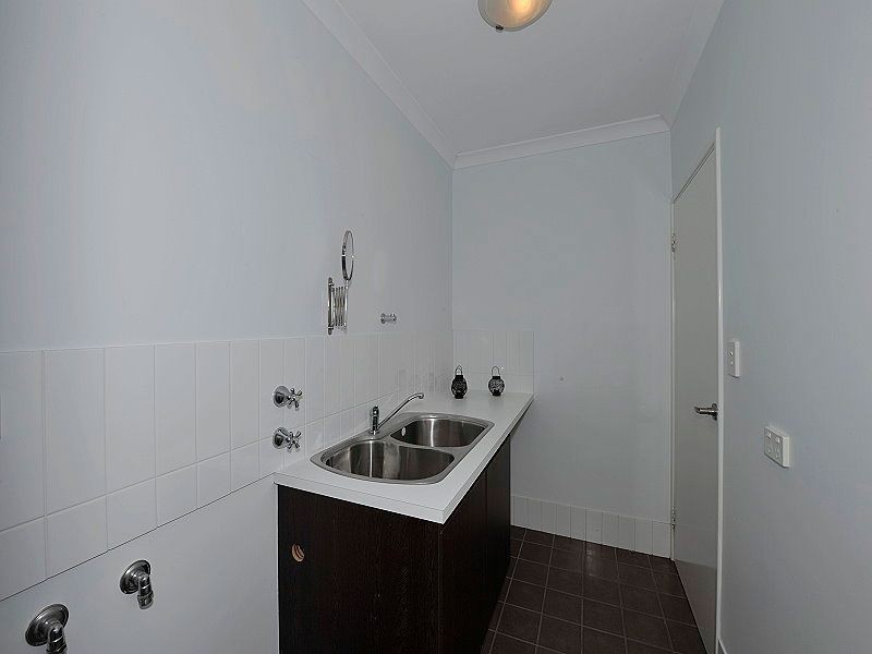 2B Sussex Place, Halls Head WA 6210