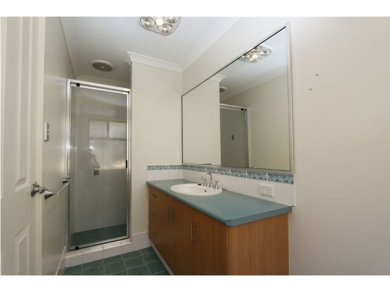 16 Wintersweet Place, Halls Head WA 6210