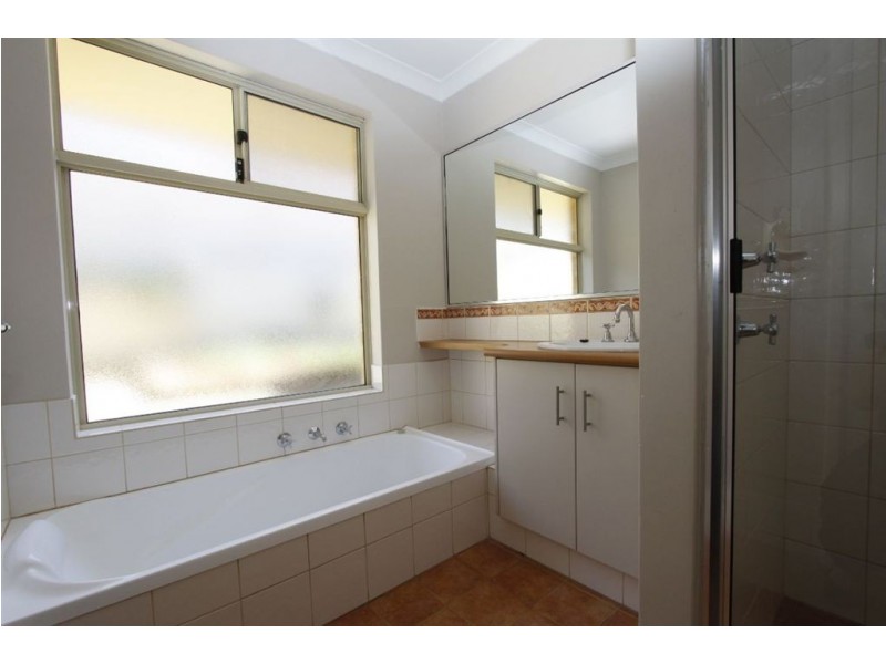16 Wintersweet Place, Halls Head WA 6210