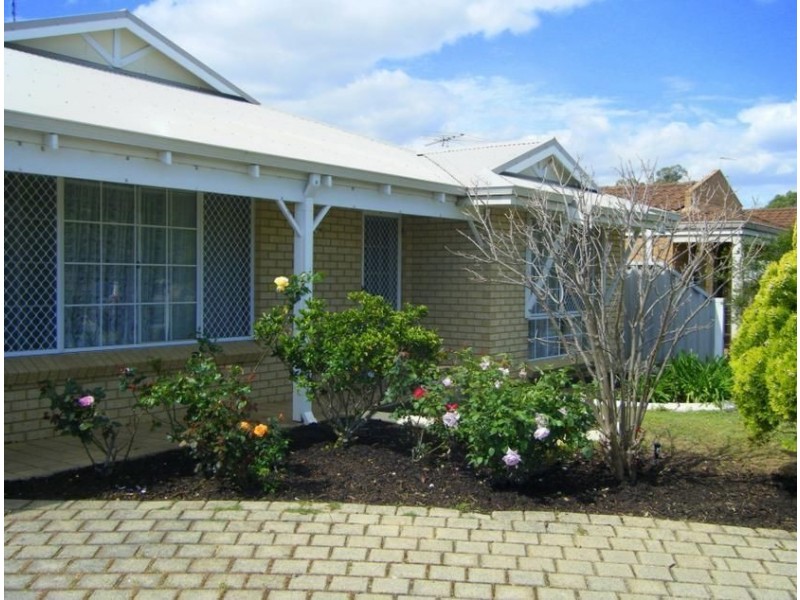 2 Sunningdale Chase, Meadow Springs WA 6210