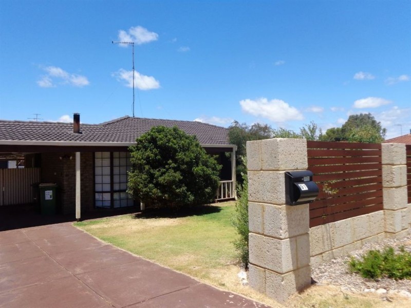 91 Peelwood Parade, Halls Head WA 6210