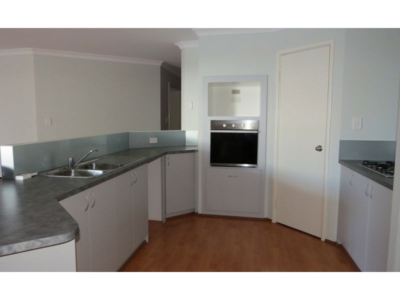 18 Wanjeep Street, Dudley Park WA 6210