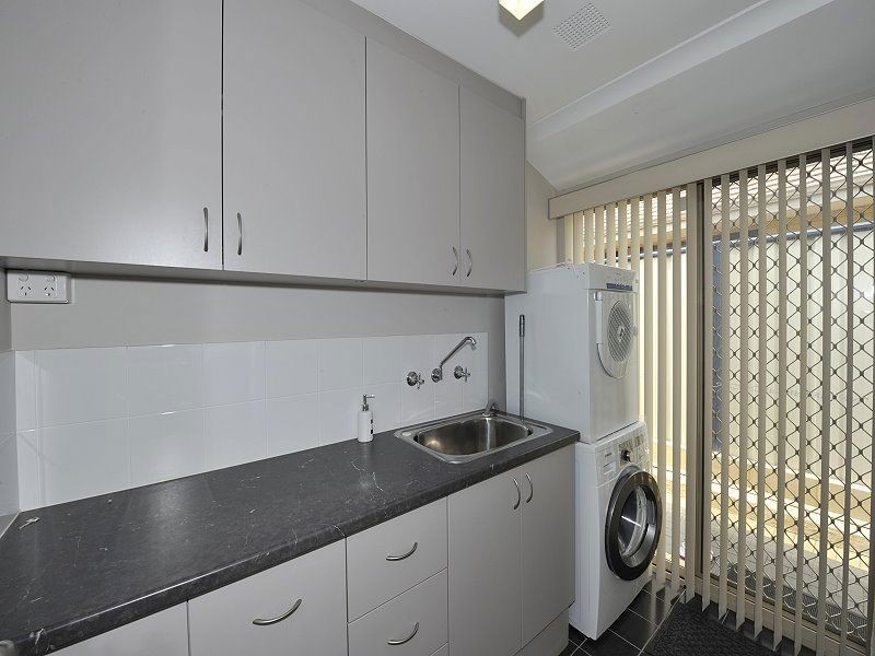 42 Eldorado Loop, Meadow Springs WA 6210