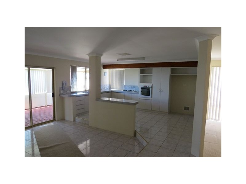 3 Pinnace Court, Halls Head WA 6210