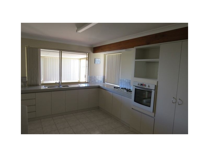 3 Pinnace Court, Halls Head WA 6210