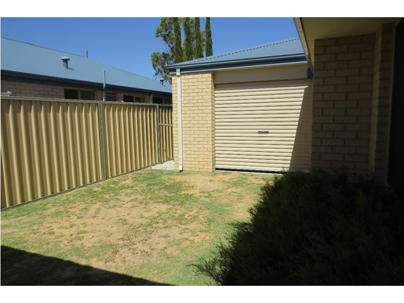 3/7 Jupiter Way, Greenfields WA 6210