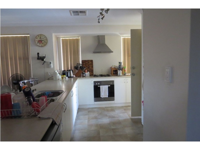 3/7 Jupiter Way, Greenfields WA 6210