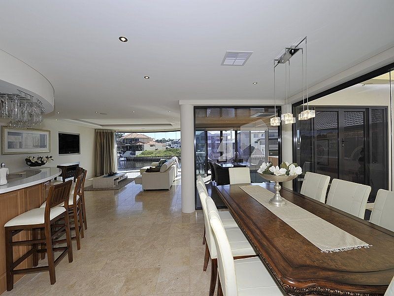 39 Aztec Island Retreat, Halls Head WA 6210