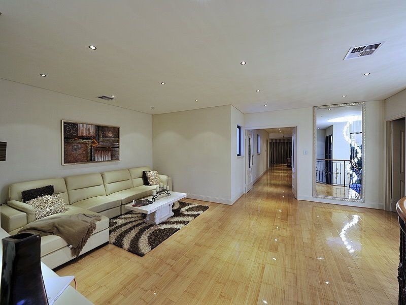 39 Aztec Island Retreat, Halls Head WA 6210