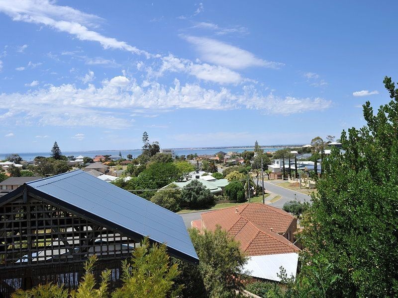 8/6 Valley Road, Halls Head WA 6210