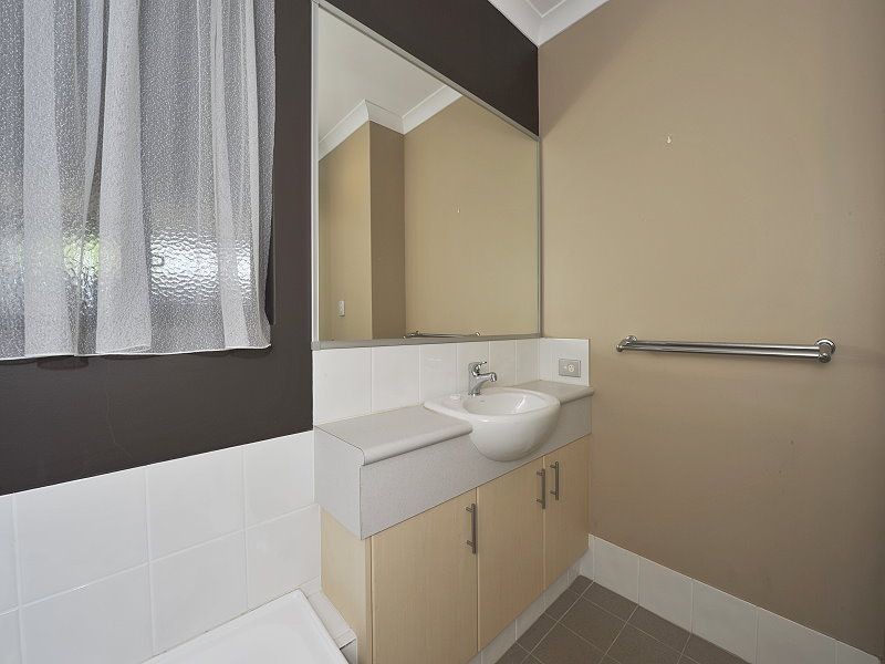 8/6 Valley Road, Halls Head WA 6210