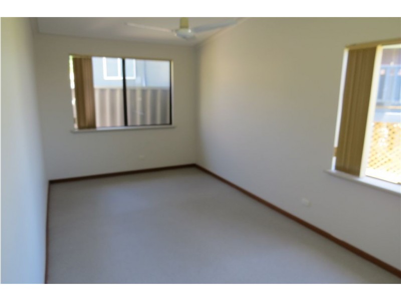 9 Janis Street, Halls Head WA 6210