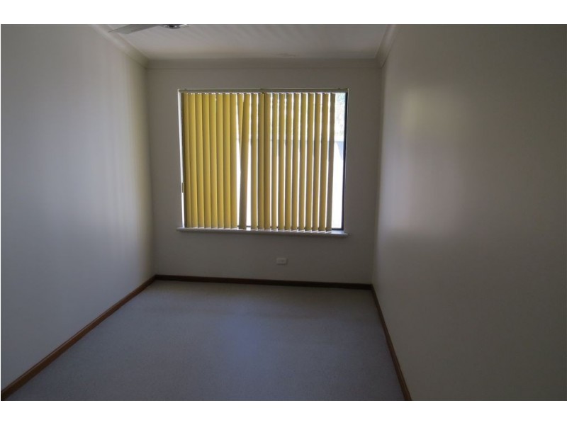 9 Janis Street, Halls Head WA 6210