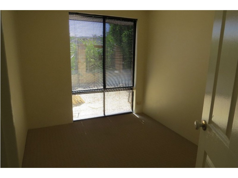 24 Daydream Plaza, Halls Head WA 6210