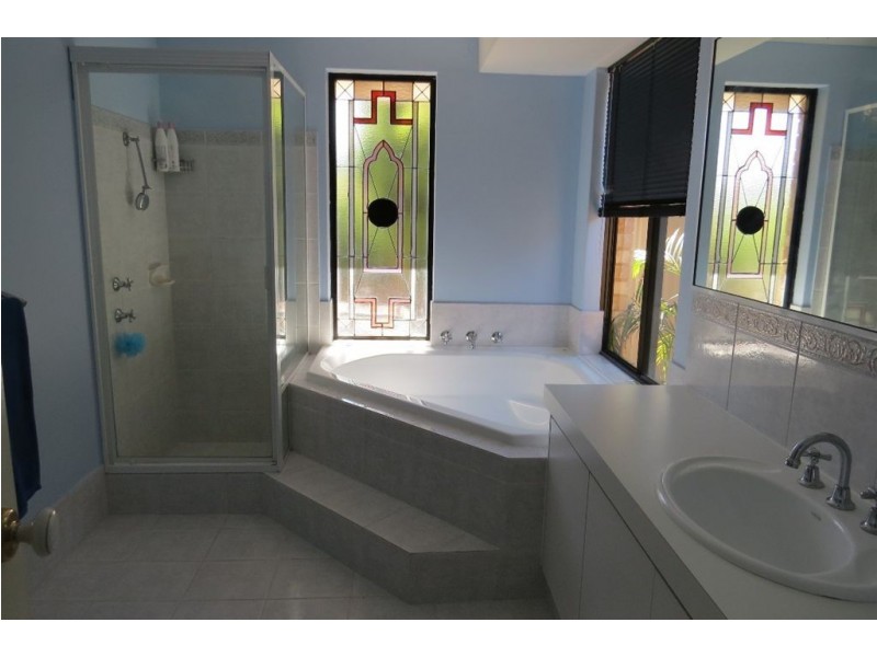 24 Daydream Plaza, Halls Head WA 6210