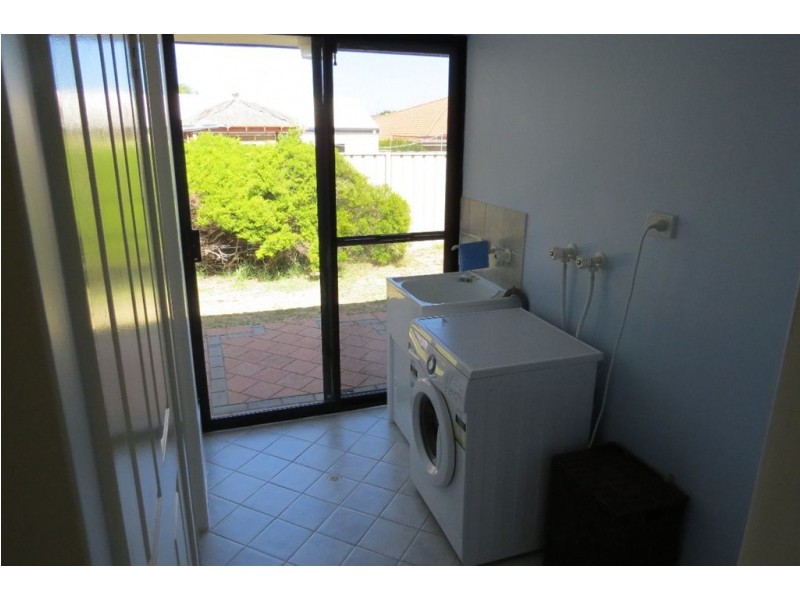 24 Daydream Plaza, Halls Head WA 6210