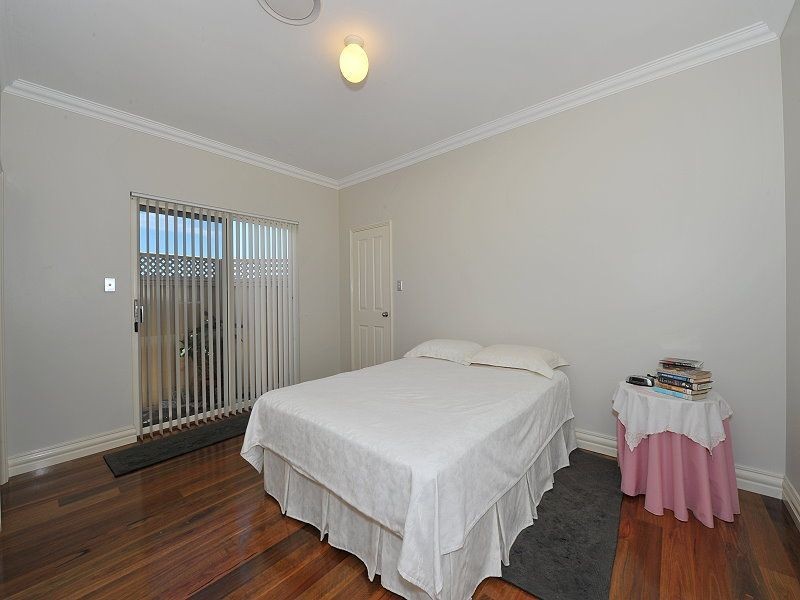 10 Guilderton Close, Erskine WA 6210