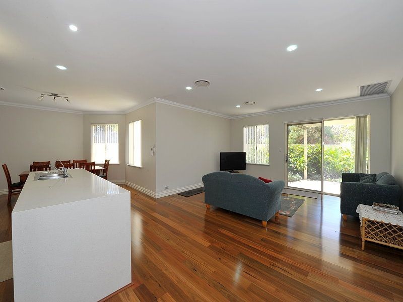 10 Guilderton Close, Erskine WA 6210