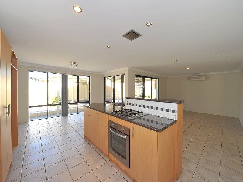 4 Dias Pass, Dudley Park WA 6210