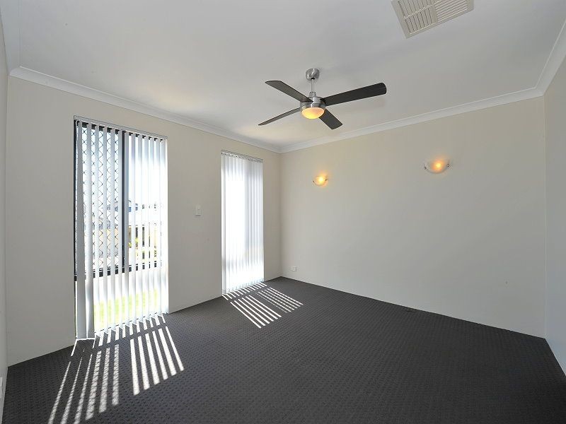 4 Dias Pass, Dudley Park WA 6210