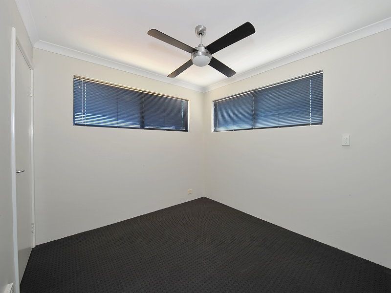 4 Dias Pass, Dudley Park WA 6210