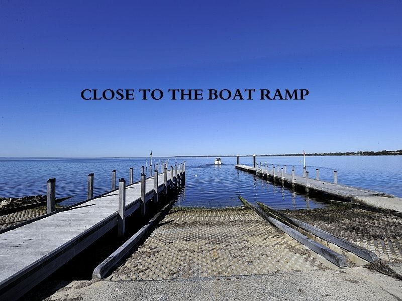 11 Seeana Pass, Halls Head WA 6210