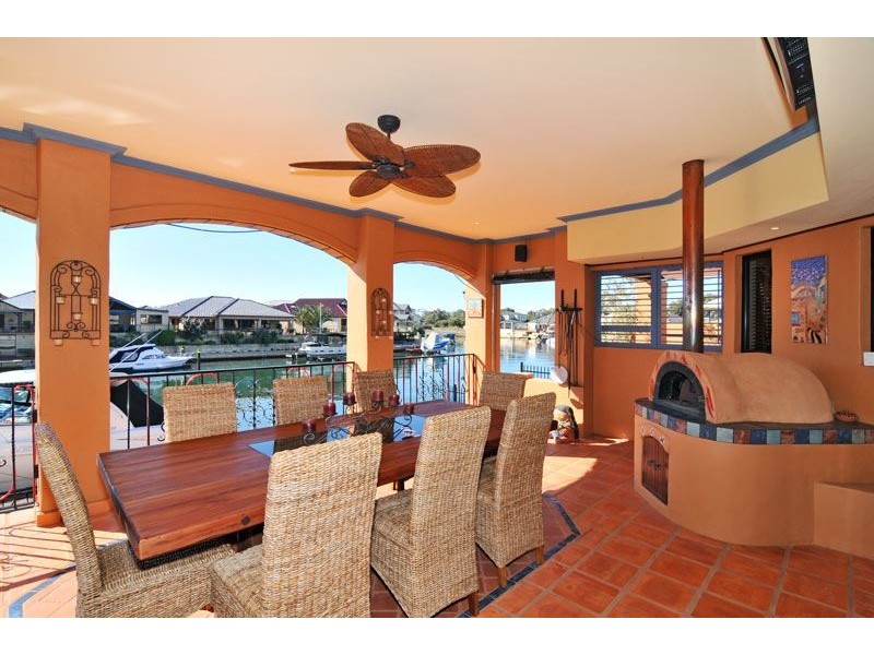 14 Leisure Way, Halls Head WA 6210