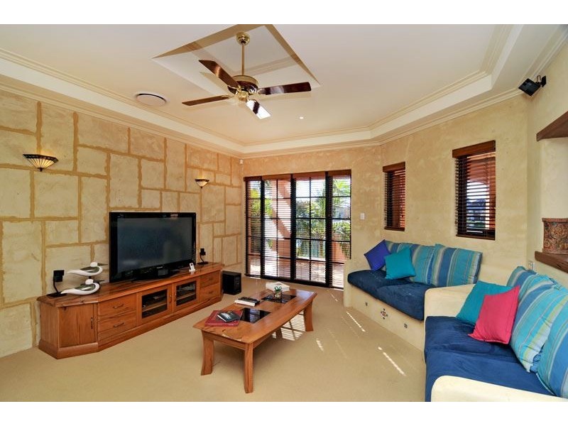 14 Leisure Way, Halls Head WA 6210