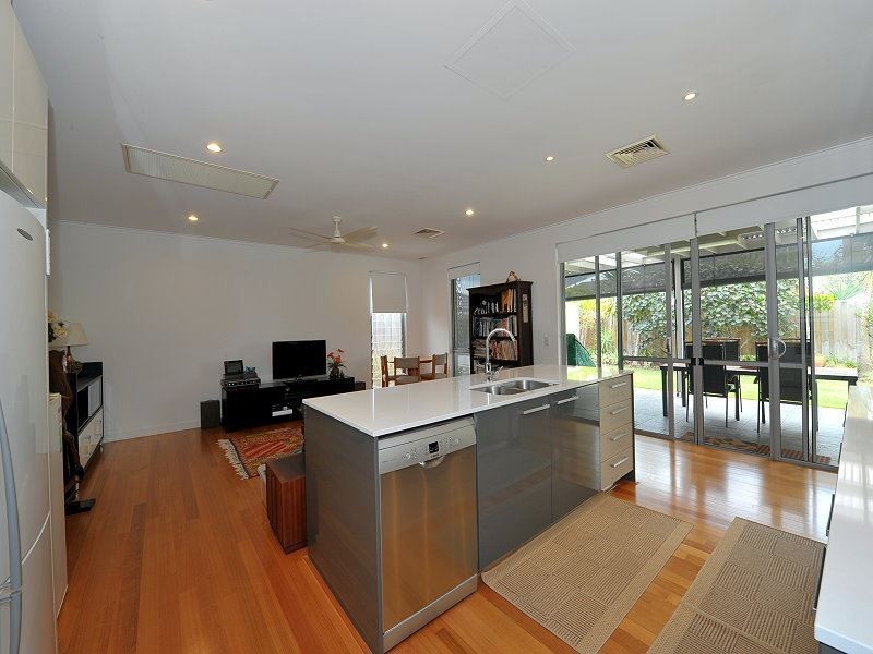 11 Impressa Way, Halls Head WA 6210