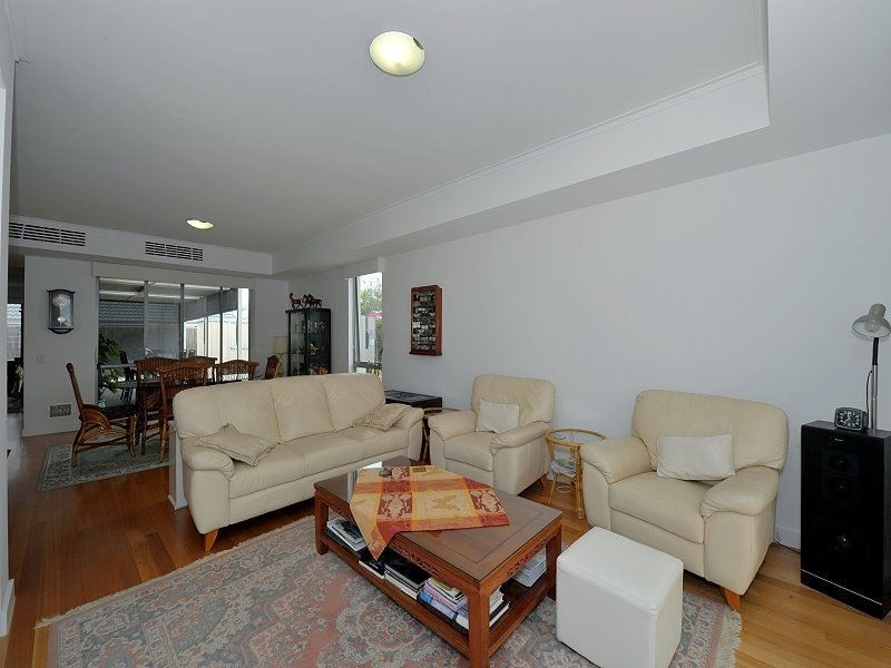 11 Impressa Way, Halls Head WA 6210