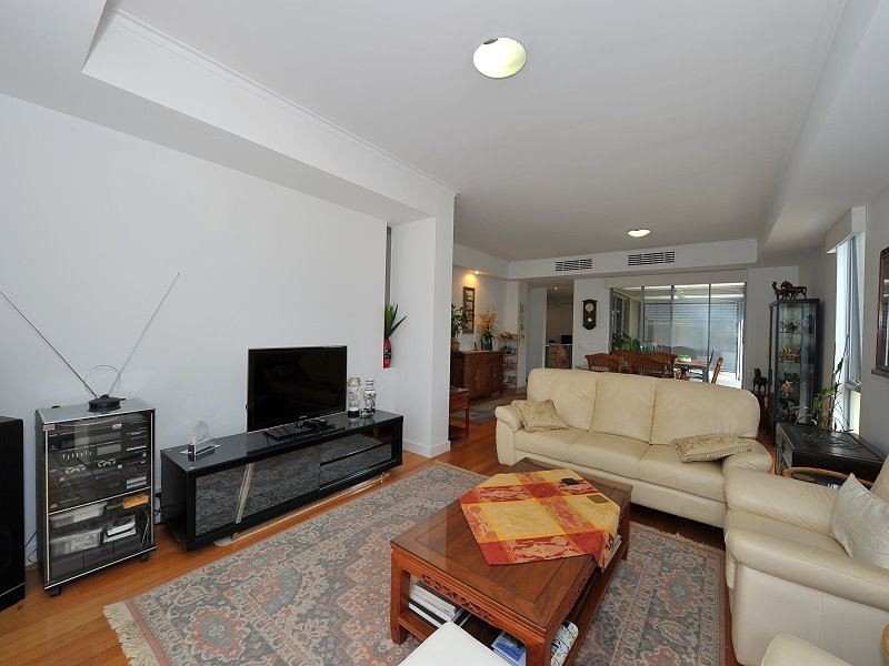 11 Impressa Way, Halls Head WA 6210