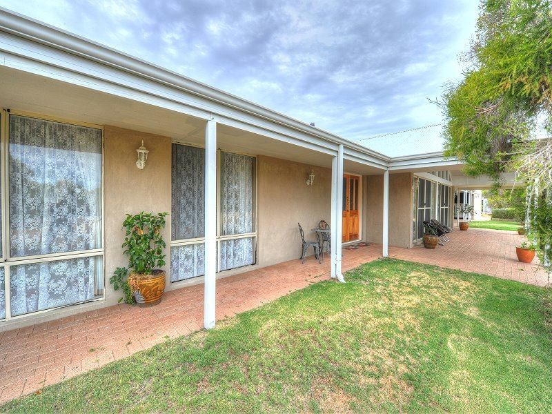 107 Greyhound Retreat, Nambeelup WA 6207
