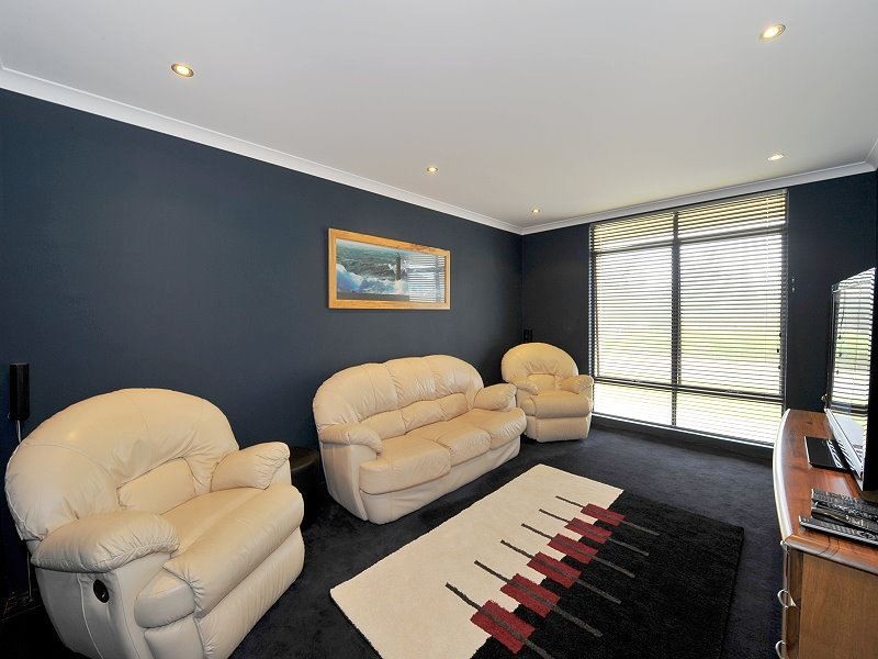 1 Mainsail Parkway, Wannanup WA 6210
