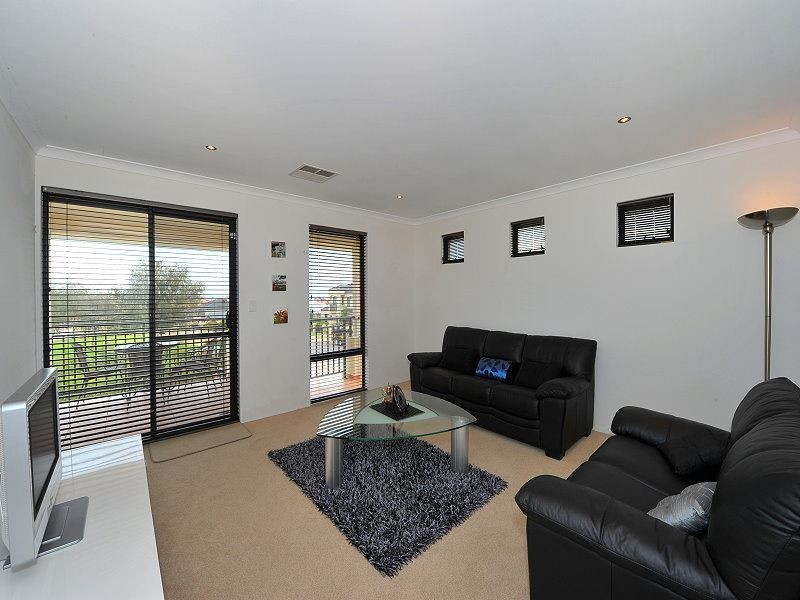 1 Mainsail Parkway, Wannanup WA 6210